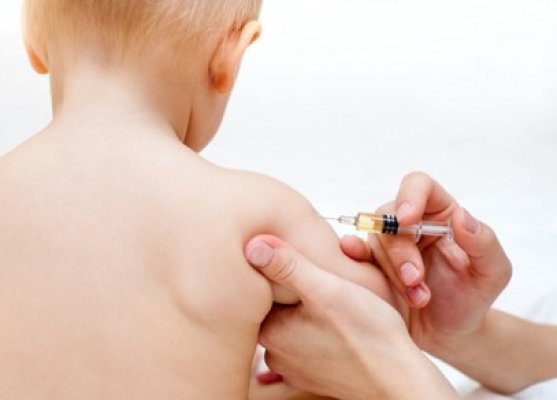 A sosit vaccinul obligatoriu pentru sugari: Pentaxim